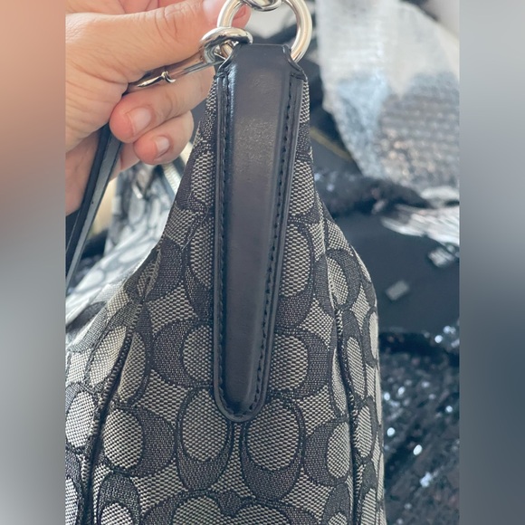 COACH EAST/WEST CELESTE HOBO
SIGNATURE BAG (F58284) BLACK... - Picture 11 of 14